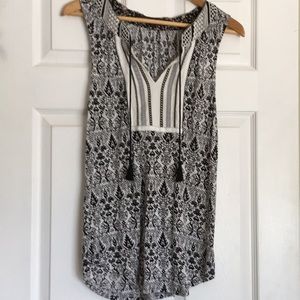 A common thread black and white top